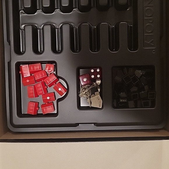 2 game Monopoly Las Vegas and 2000 Millennium editions - Picture 7 of 16